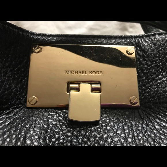 **SOLD** Authentic Michael Kors Channing Med Tote - Picture 3 of 8